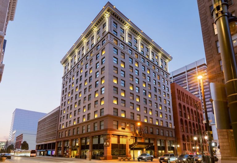 Magnolia Hotel Denver, a Tribute Portfolio Hotel