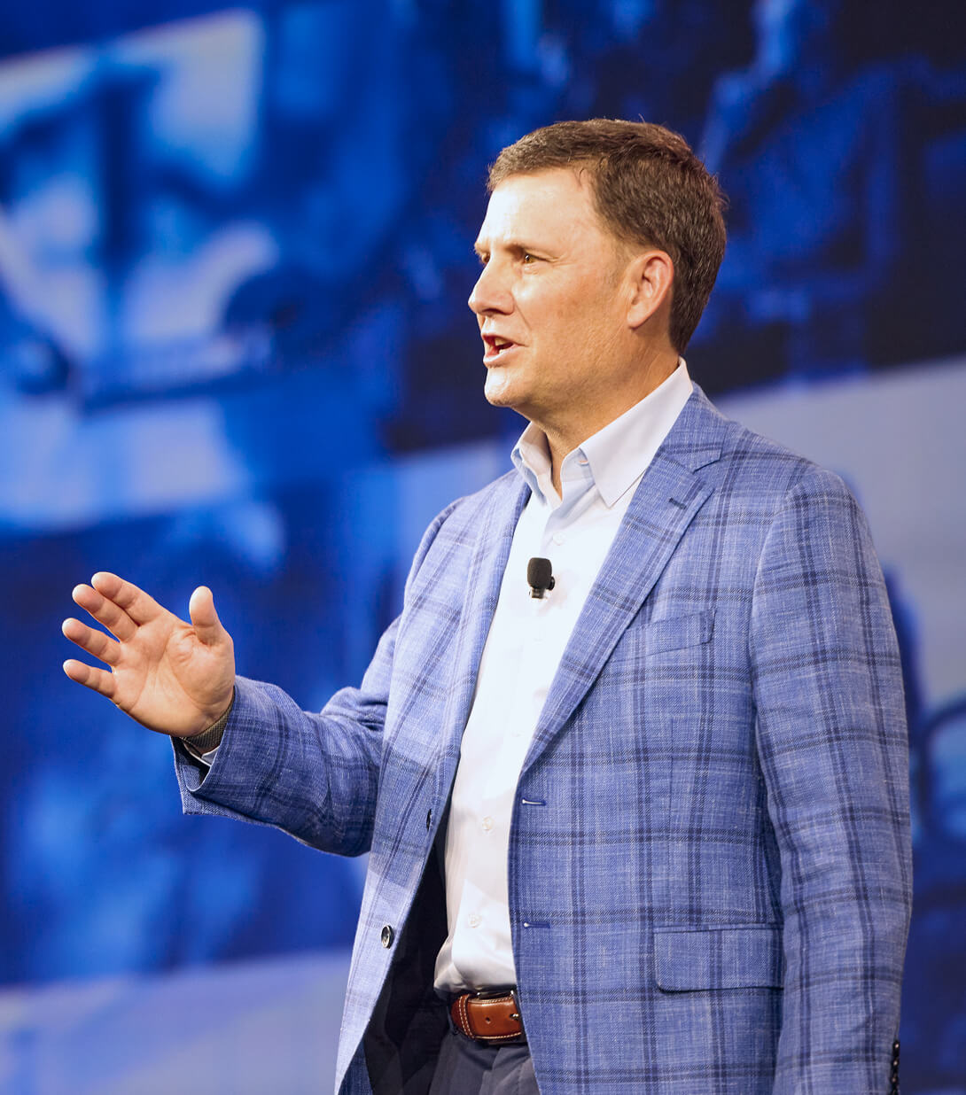 Jonathan S. Beatty, Managing Director, Head of Schwab Advisor Services, speaking onstage at IMPACT 2025.